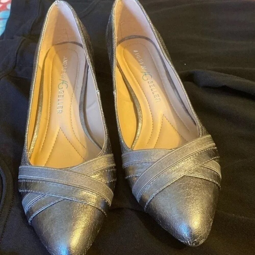 Andrew Geller Olena Silver Pump Size 8M